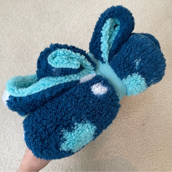 Life Comfort Blue Polka Dotted Sherpa Fleece Throw - Picture 9 of 11